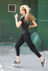 28040484_Stella-Maxwell-out-in-New-York-