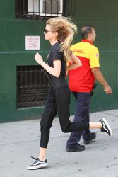 28040489_Stella-Maxwell-out-in-New-York-
