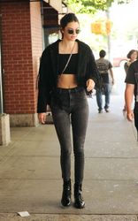 28428298_Kendall-Jenner-in-Black-Jeans--