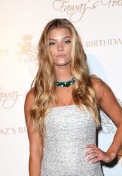 29228930_ninaa090816BZNimage105.jpg