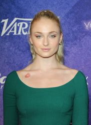 29344551_sophiet160816BZNimage9.jpg