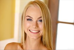 Erika - Hello Sunshine  y521qve43f