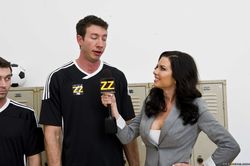 Veronica Avluv - Five to One 256khjqaf3