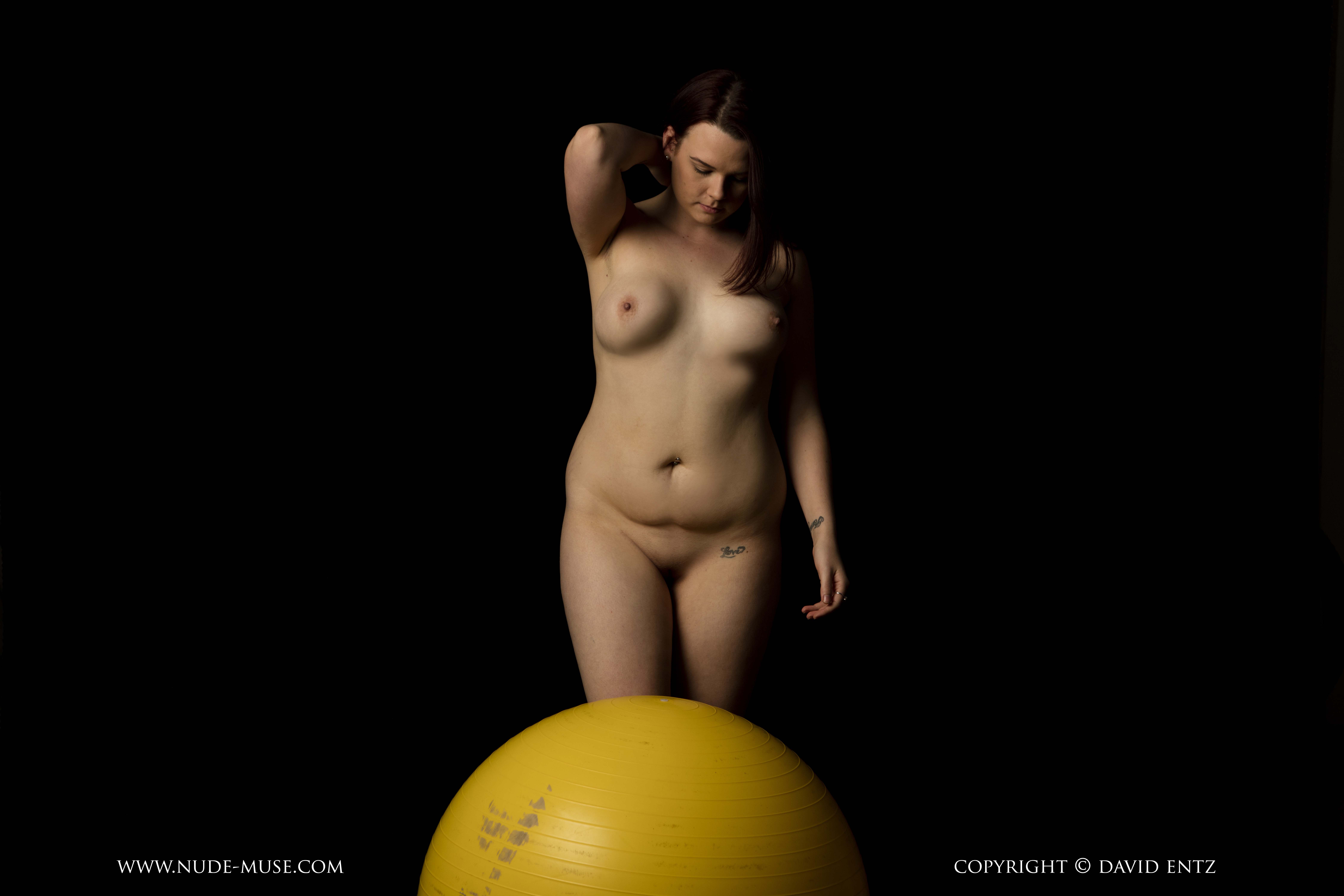 nude muse raven yellow ball 006